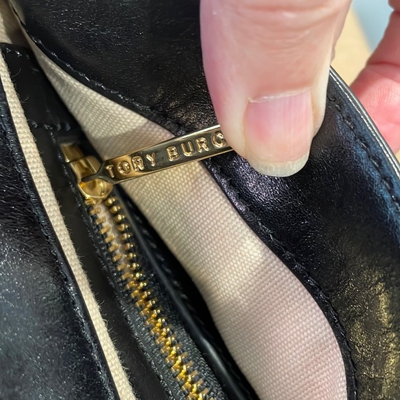 🛍🛍HOST PICK🛍🛍Stunning Tory Burch Crossbody leather bag - Picture 10 of 12